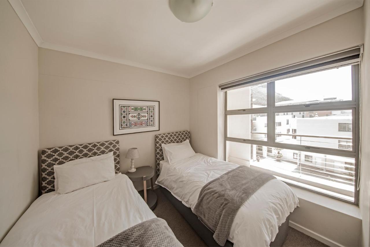 Surferscorner Self Catering Apartments Muizenberg Bagian luar foto