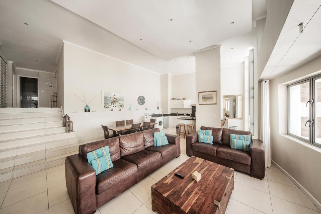 Surferscorner Self Catering Apartments Muizenberg Bagian luar foto