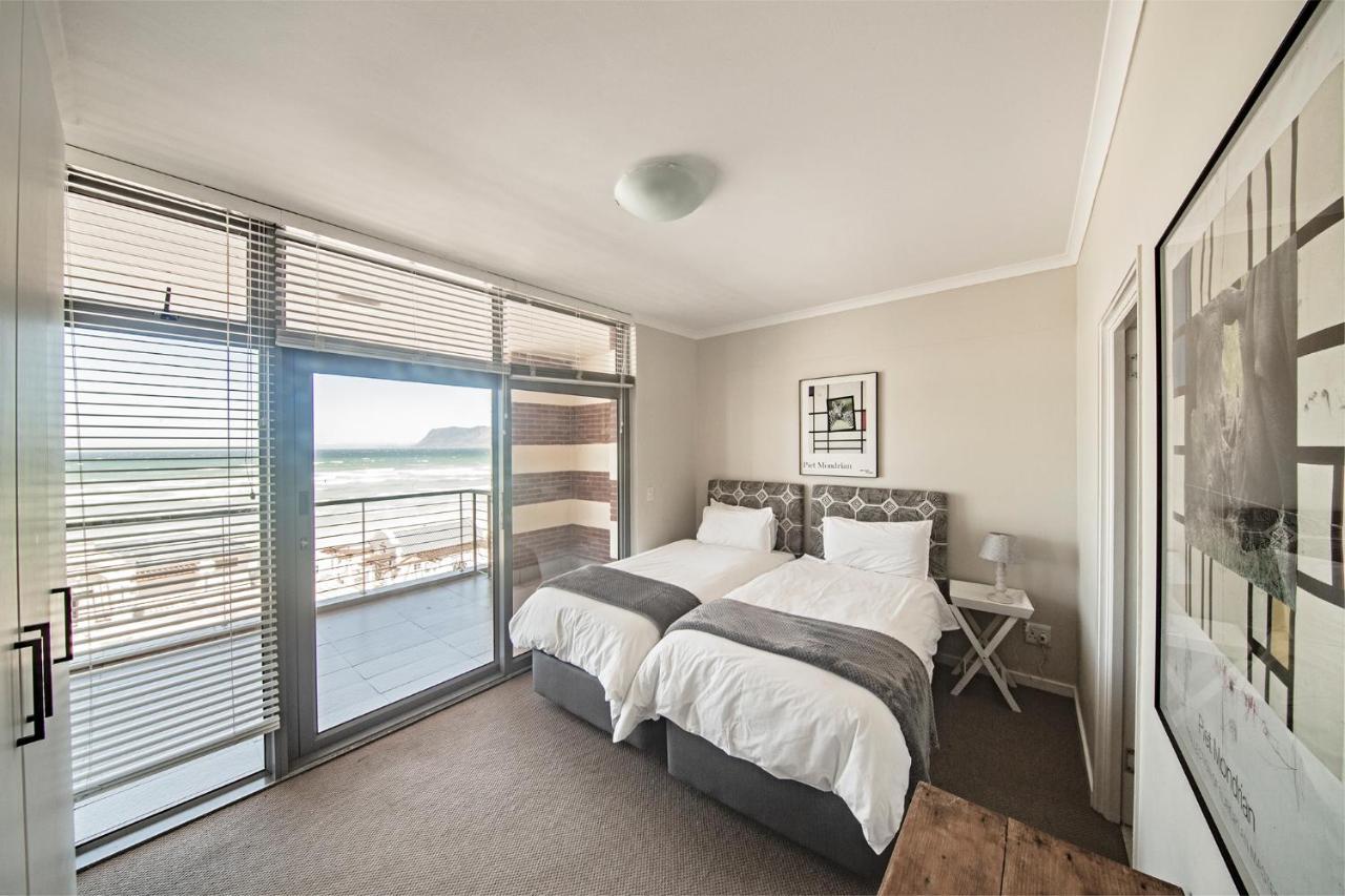 Surferscorner Self Catering Apartments Muizenberg Bagian luar foto