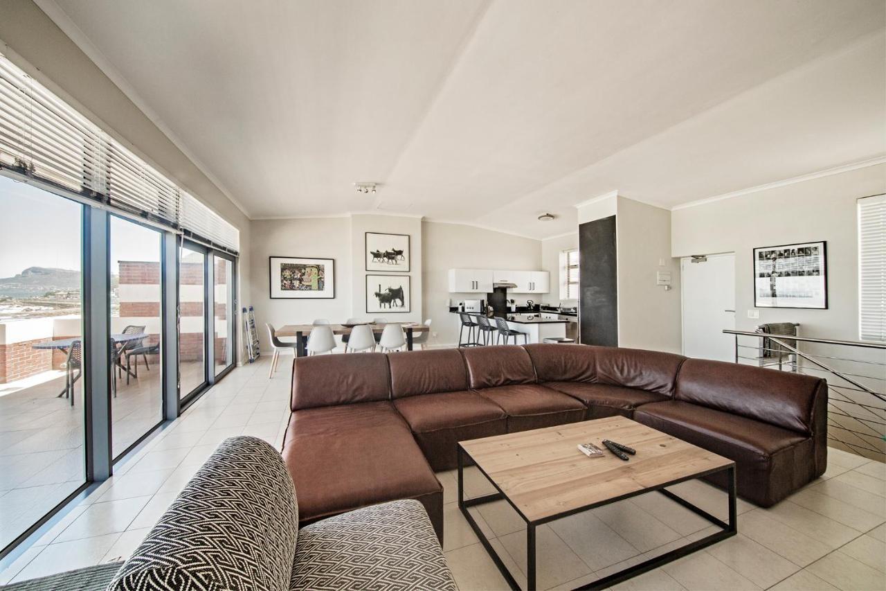 Surferscorner Self Catering Apartments Muizenberg Bagian luar foto
