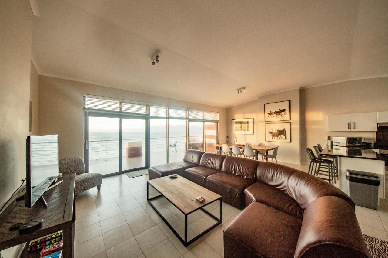 Surferscorner Self Catering Apartments Muizenberg Bagian luar foto