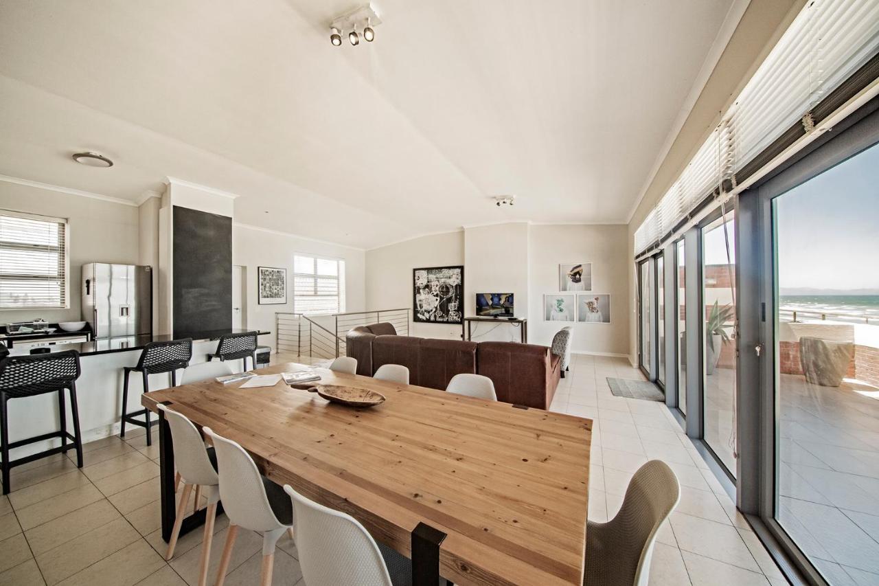 Surferscorner Self Catering Apartments Muizenberg Bagian luar foto