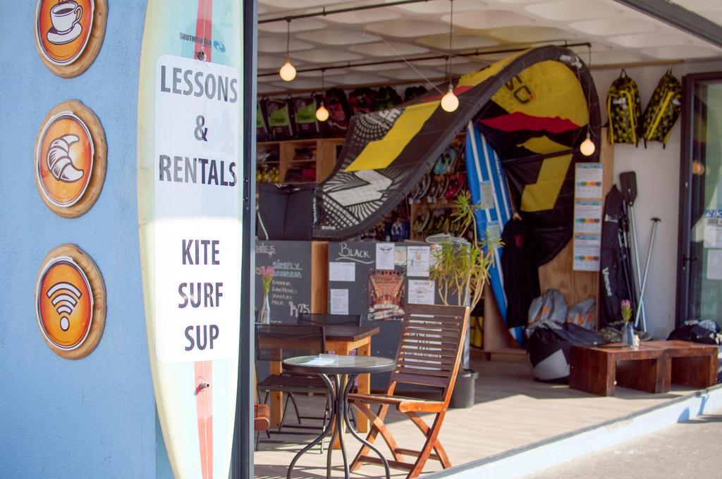Surferscorner Self Catering Apartments Muizenberg Bagian luar foto