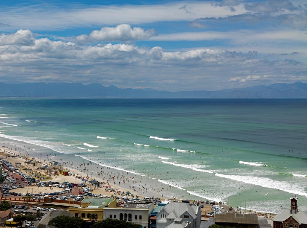 Surferscorner Self Catering Apartments Muizenberg Bagian luar foto