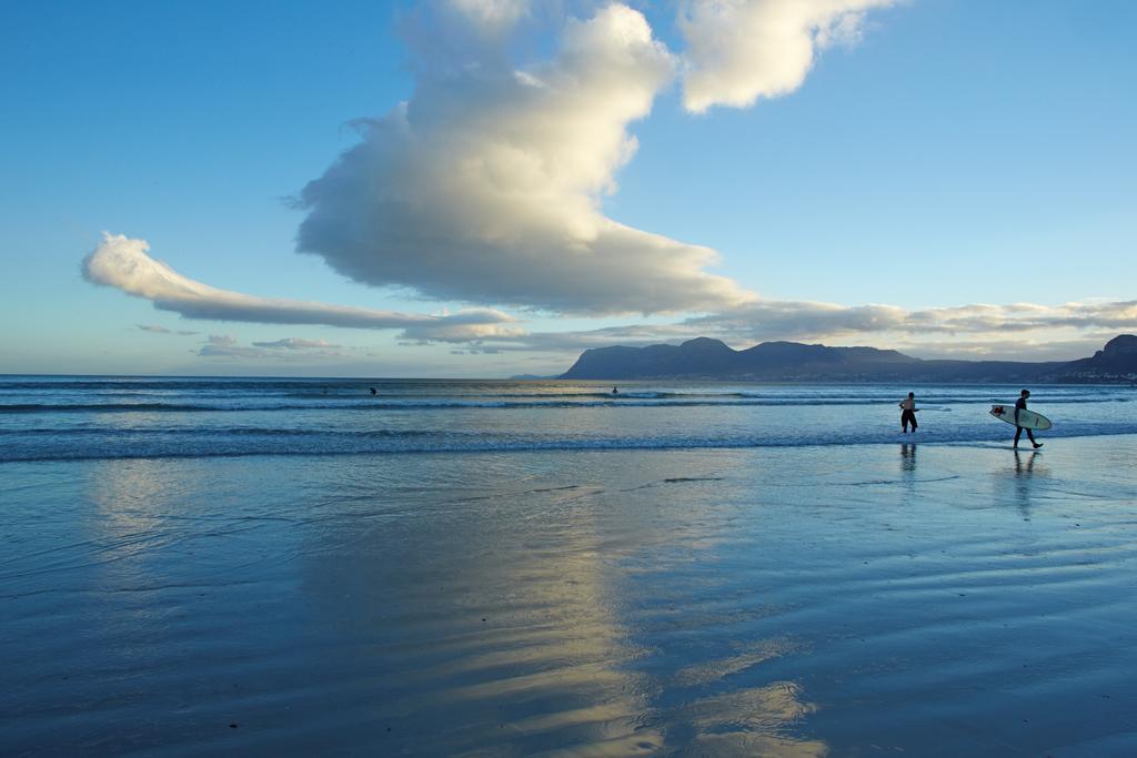 Surferscorner Self Catering Apartments Muizenberg Bagian luar foto