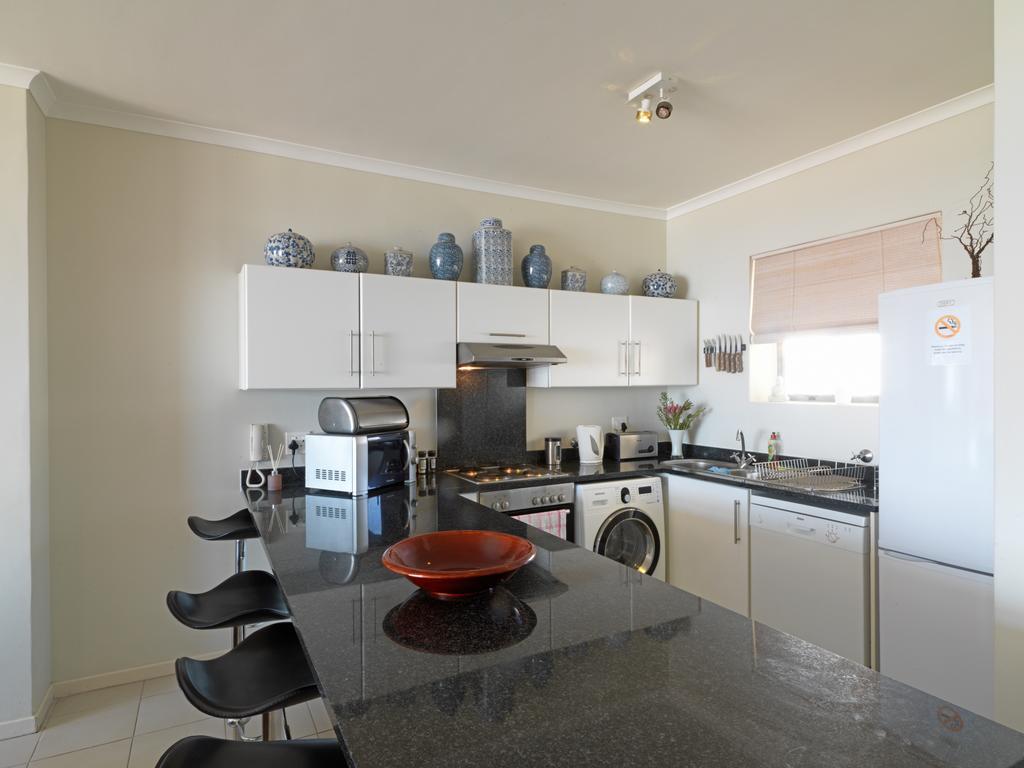 Surferscorner Self Catering Apartments Muizenberg Bagian luar foto