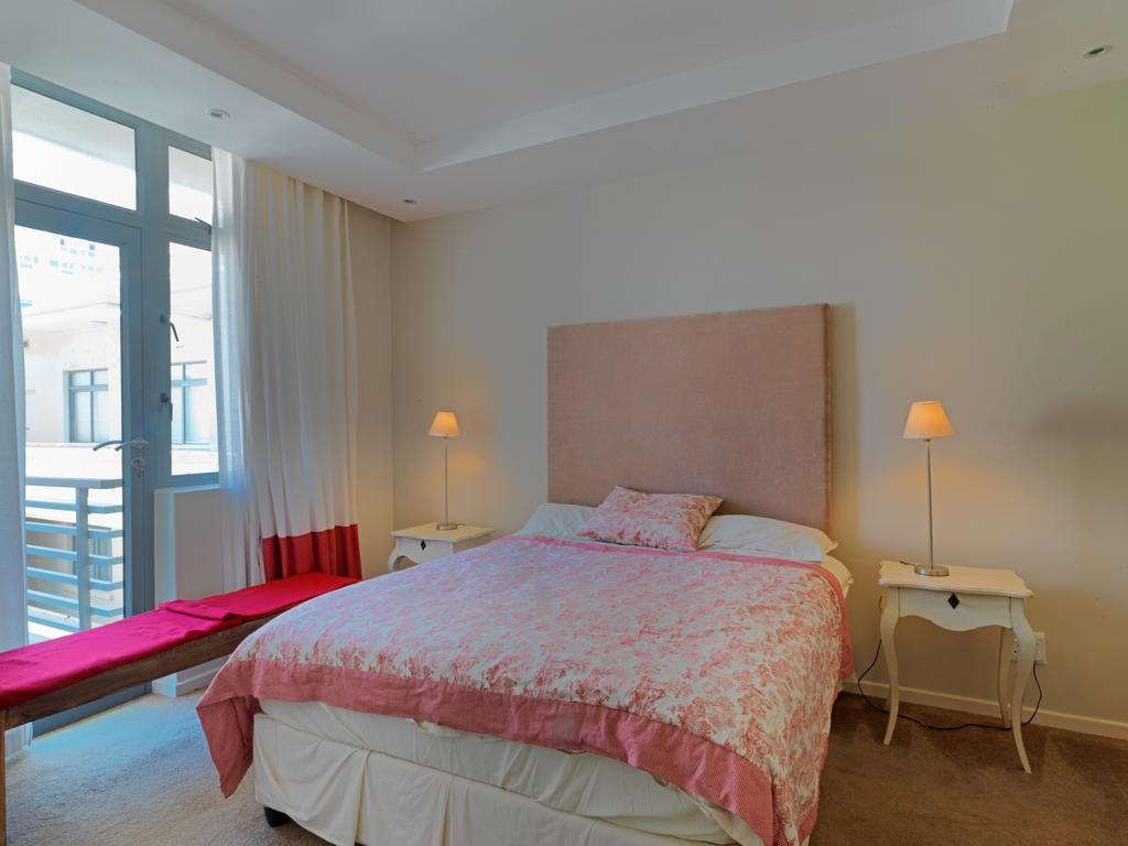 Surferscorner Self Catering Apartments Muizenberg Bagian luar foto