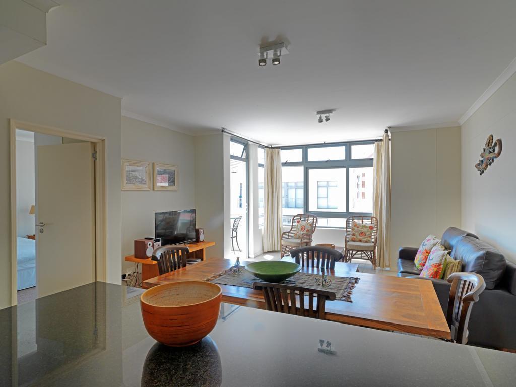 Surferscorner Self Catering Apartments Muizenberg Bagian luar foto