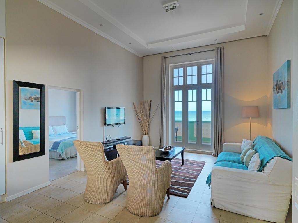 Surferscorner Self Catering Apartments Muizenberg Bagian luar foto