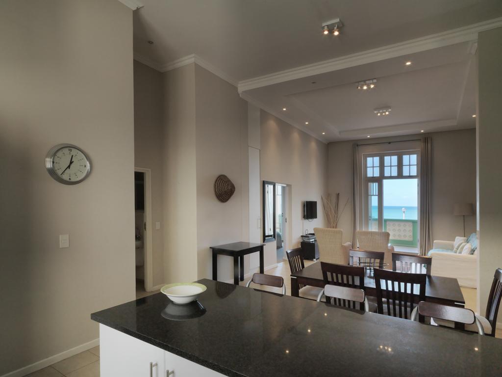 Surferscorner Self Catering Apartments Muizenberg Bagian luar foto