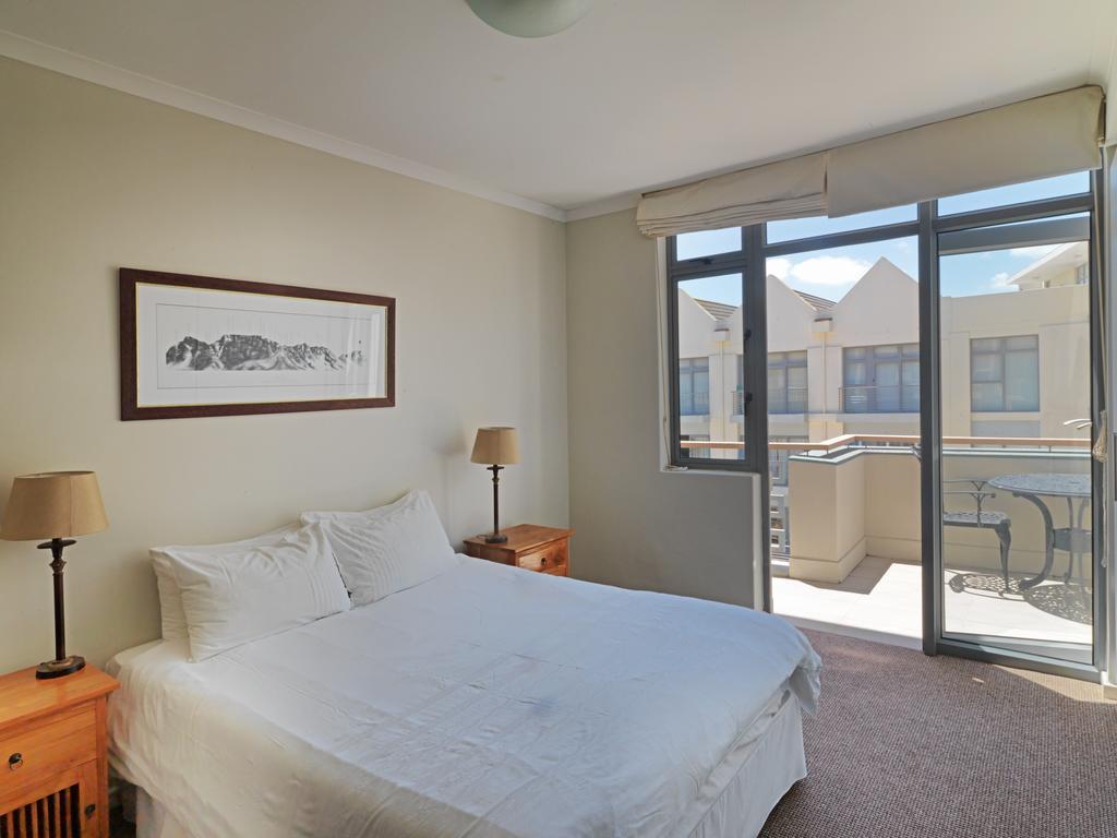Surferscorner Self Catering Apartments Muizenberg Bagian luar foto